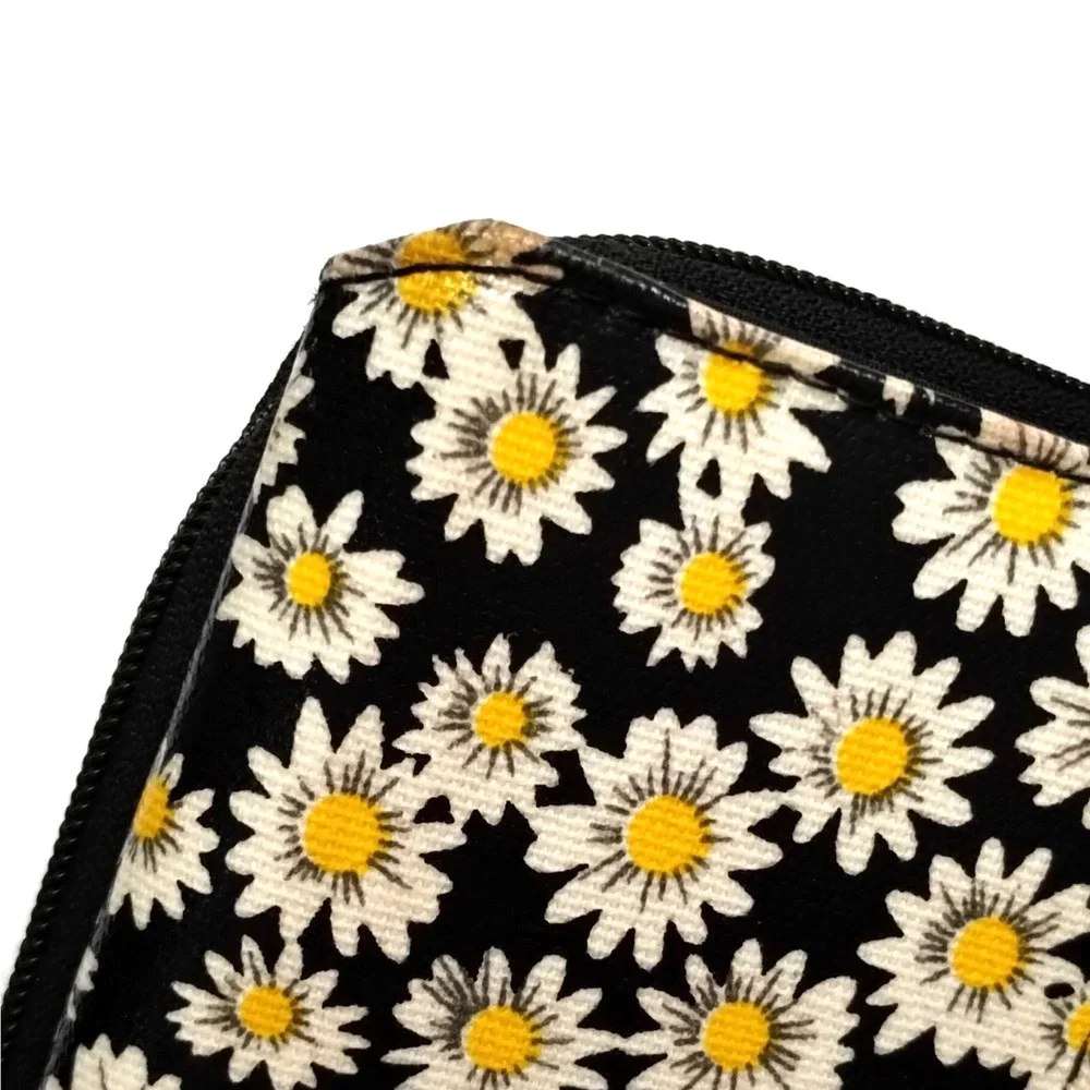 Safe Keeper Boho Daisy Floral Womens Wristlet Wallet Clutch Black Yellow Bag
